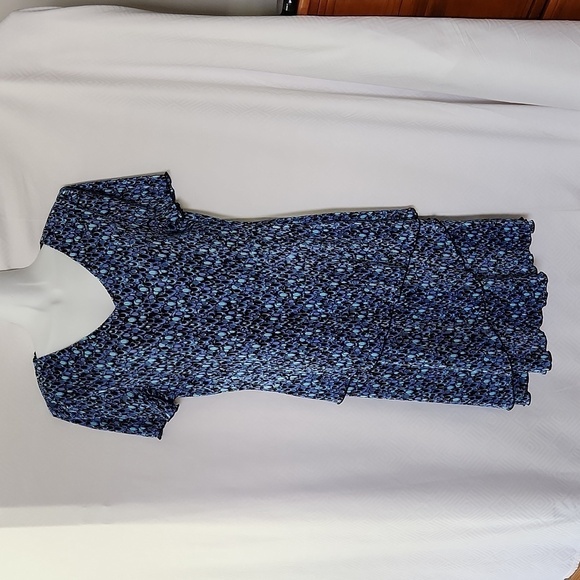 Connected  Apparel women's layer ruffled  Dress size 8 - Picture 1 of 7